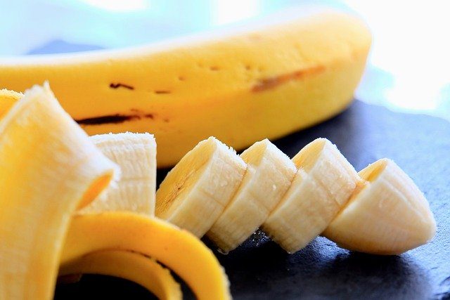 are banana peels good for dogs