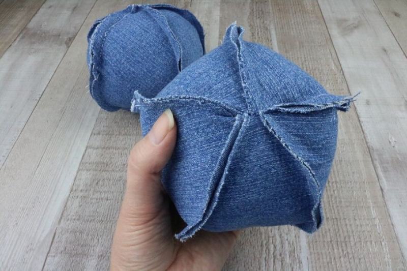 DIY Dog Toys – Jean Dog Ball with Free Pattern