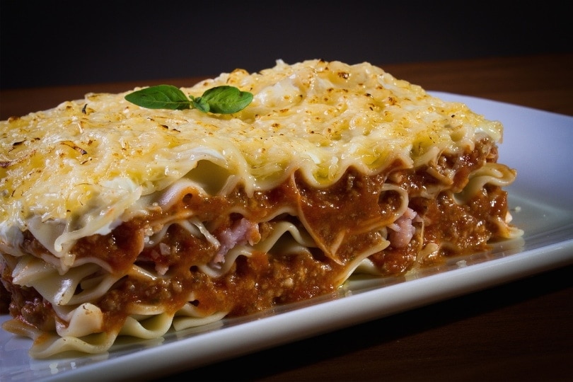 Lasagna with red meat sauce