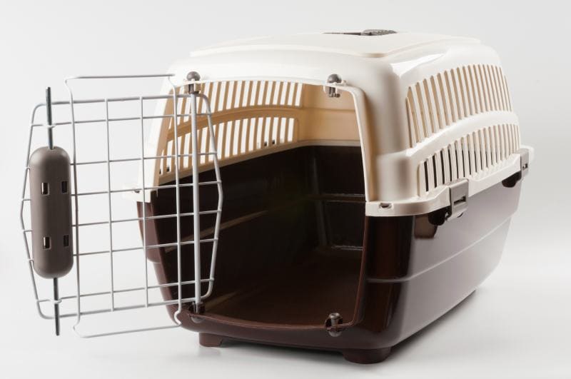 Plastic dog crates carrier