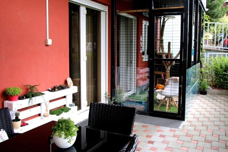 an outdoor catio an outdoor catio