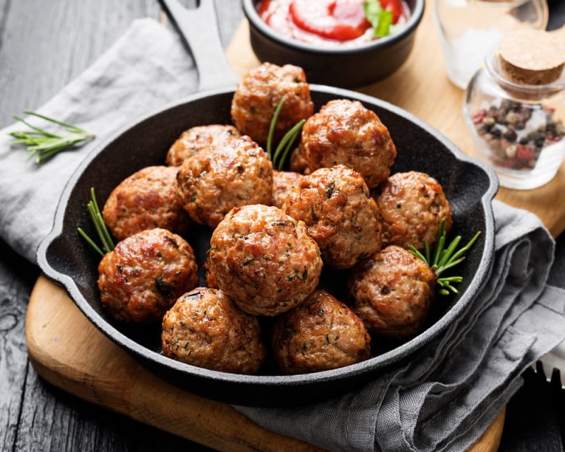 meatballs in frying pan