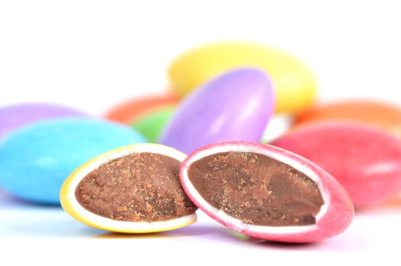 smarties đỏ và vàng giảm một nửa với