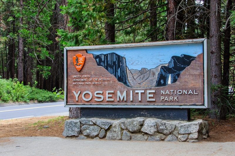 Yosemite national park entrance sign