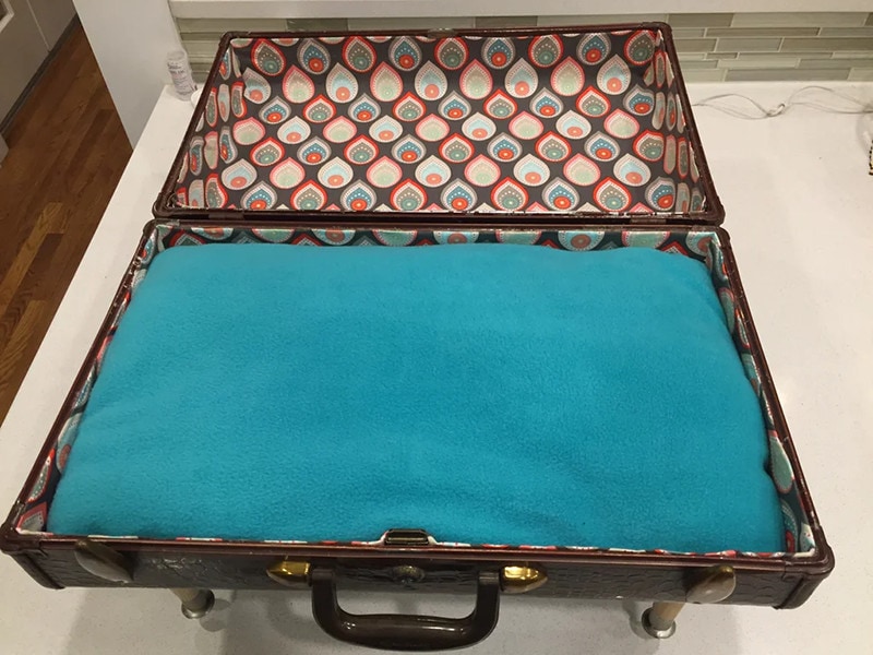 Vintage Suitcase Pet Bed by Pjkumpon on Instructables
