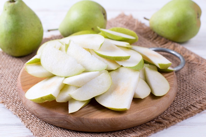 sliced pears