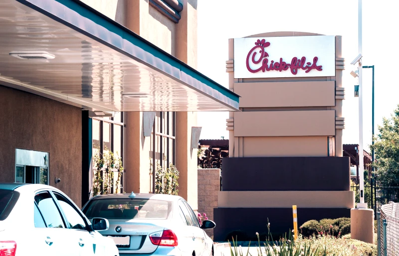 cars in chick fil a drive thru