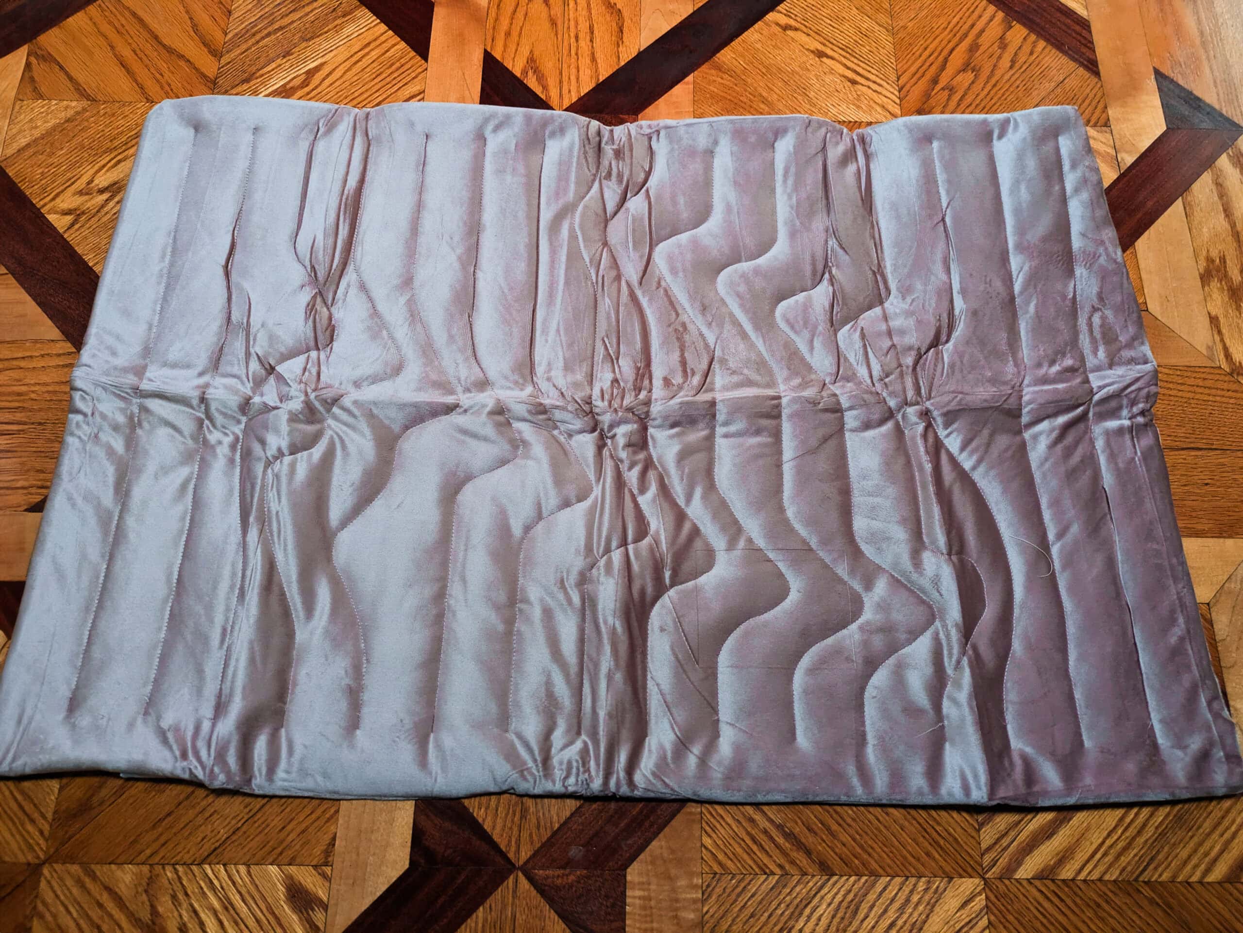 Zonli Pet cooling mat on wooden floor